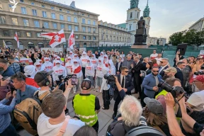 Беларусы встретили Тихановских в Варшаве словами «Верым! Можам! Пераможам!»